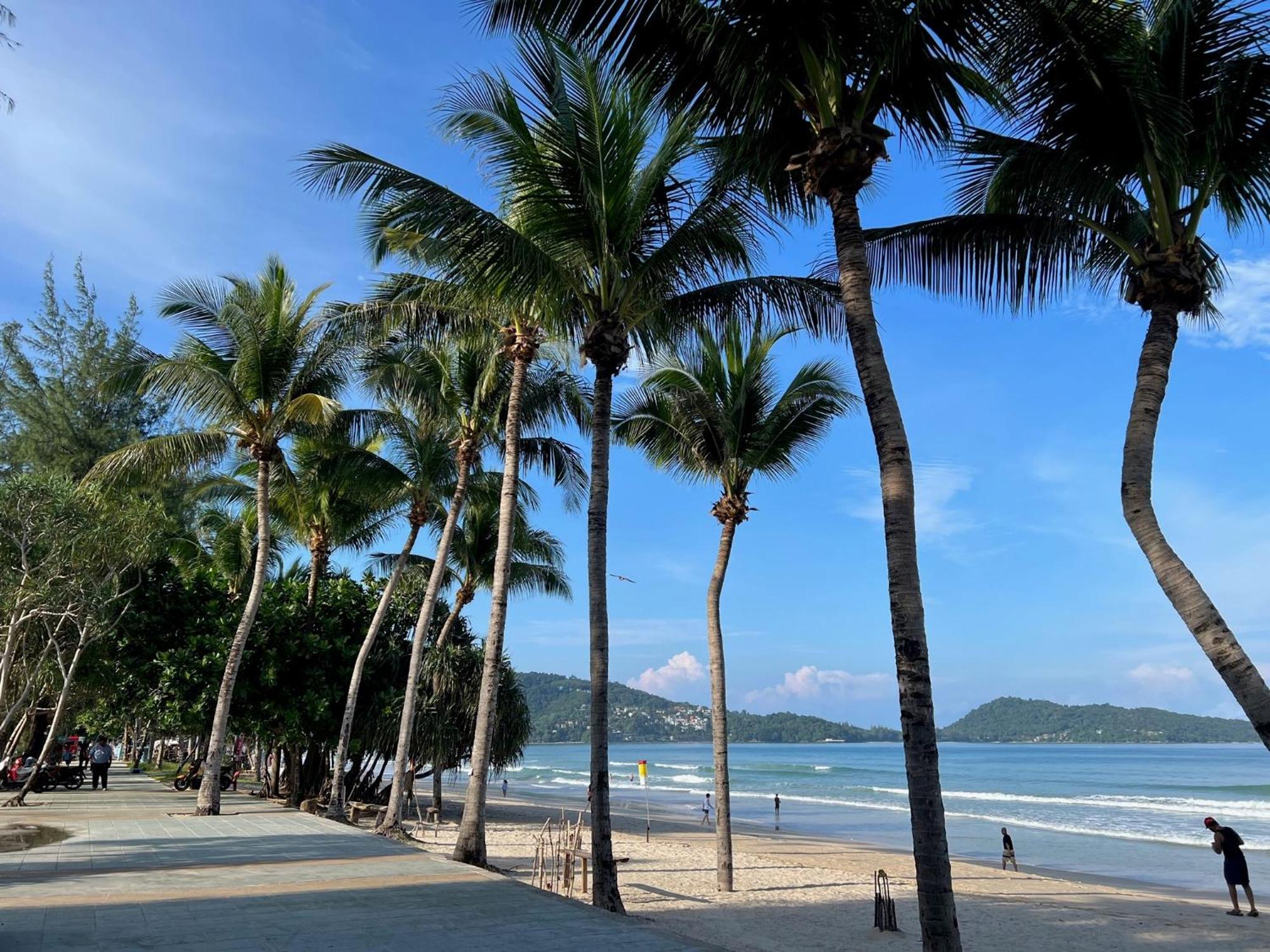 Private Modern Apartments By Patong Vacation Rentals Located In The Heart Of Patong, Walking Distance To The Beach, Kitchen, Private Bathroom, Seating Area, 65" Smart Tv With Free Wifi Экстерьер фото